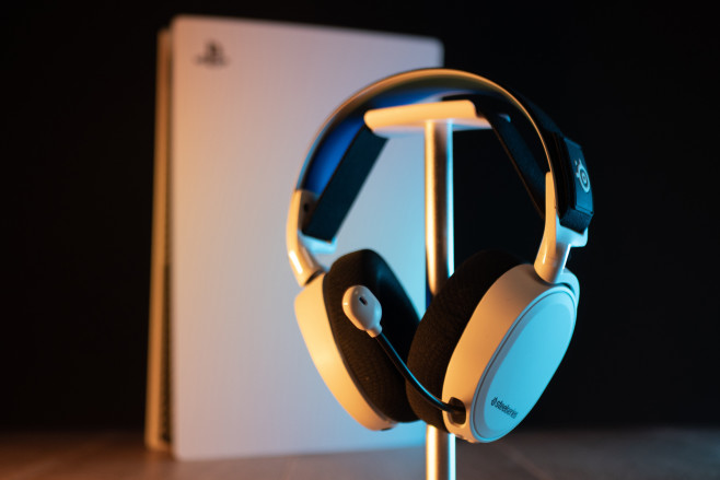 SteelSeries Arctis 7P+ review: de ideale gaming headset voor PlayStation 5, PC, Switch en Android apparaten?
