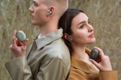 De nieuwe OnePlus Buds 4 zijn verkrijgbaar in de kleuren groen en grijs.