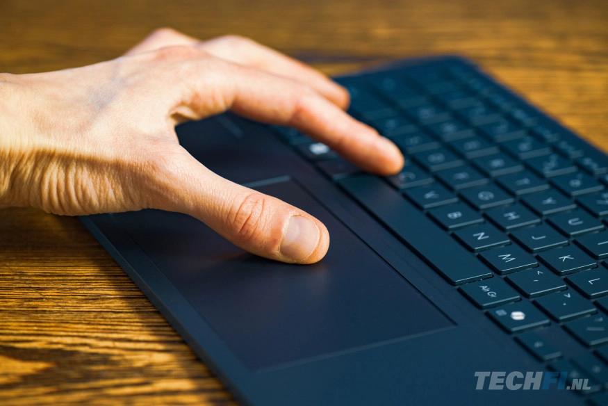 ASUS Zenbook DUO (2025) toetsenbord en touchpad