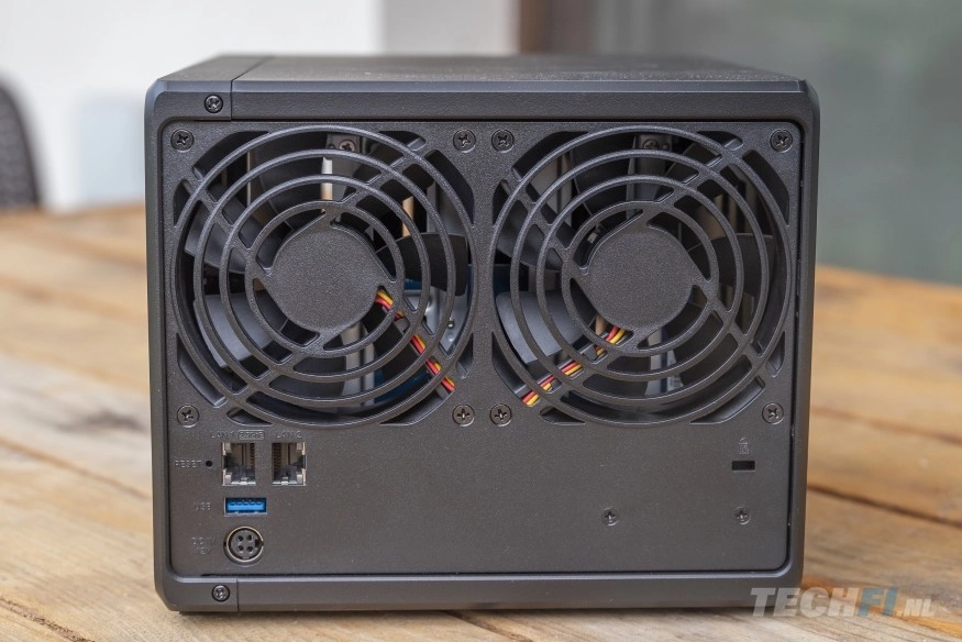 Synology DS425+ achterkant