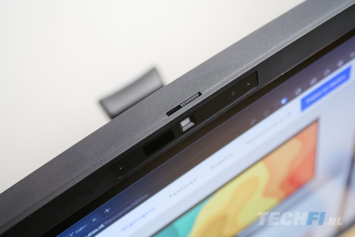 EIZO FlexScan EV3450XC webcam met hardware shutter