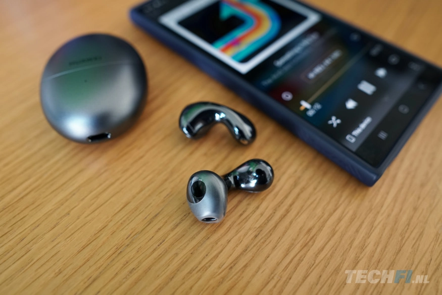 Huawei FreeBuds 6 met siliconen hoes