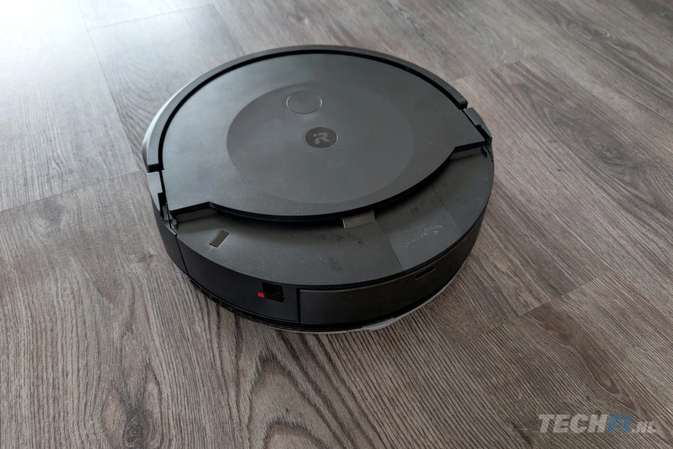 IRobot Roomba Combo 10 Max aan het dweilen