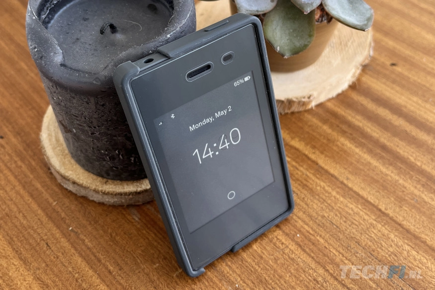 De Light Phone II: geen smartphone, maar een 'dumb phone'. Het ideale medicijn tegen smartphoneverslaving, of een bevestiging dat we niet meer zonder smartphone kunnen? 