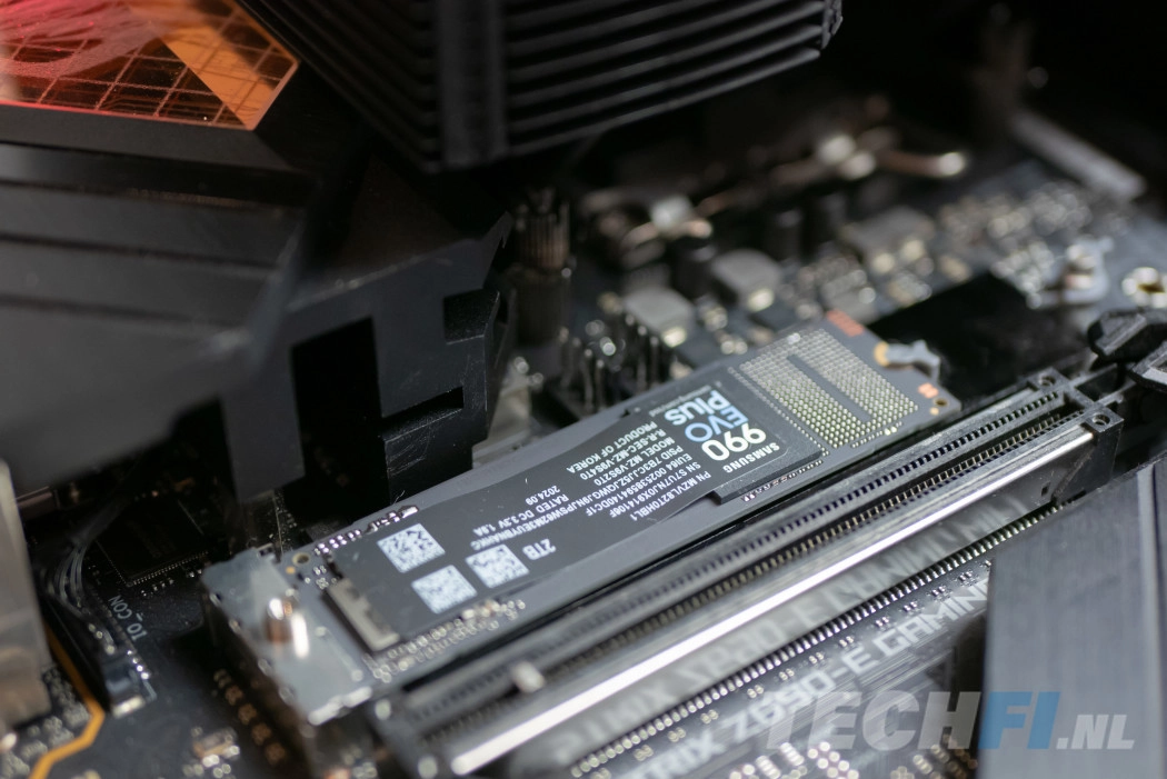 Samsung SSD 990 EVO Plus in een PCI-Express 5.0 sleuf