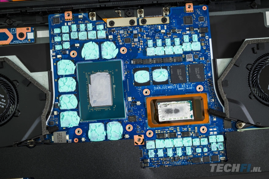 ROG Zephyrus G16 (2025)