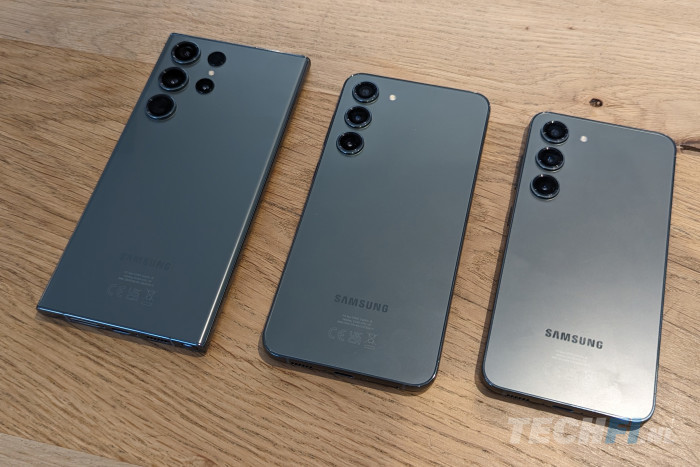 Samsung Galaxy S23 Ultra (links) naast S23+ en S23