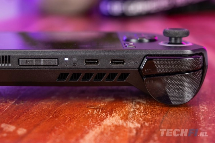 ROG Ally X met 2x USB-C