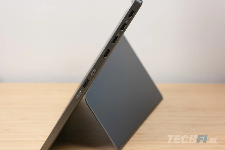 ASUS Zenscreen Duo OLED MQ149CD aansluitingen