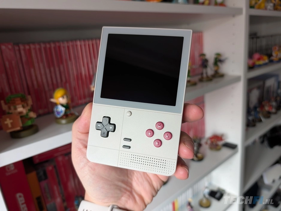 De Retroid Pocket Classic zal voor veel mensen de ultieme middenmoter zijn.