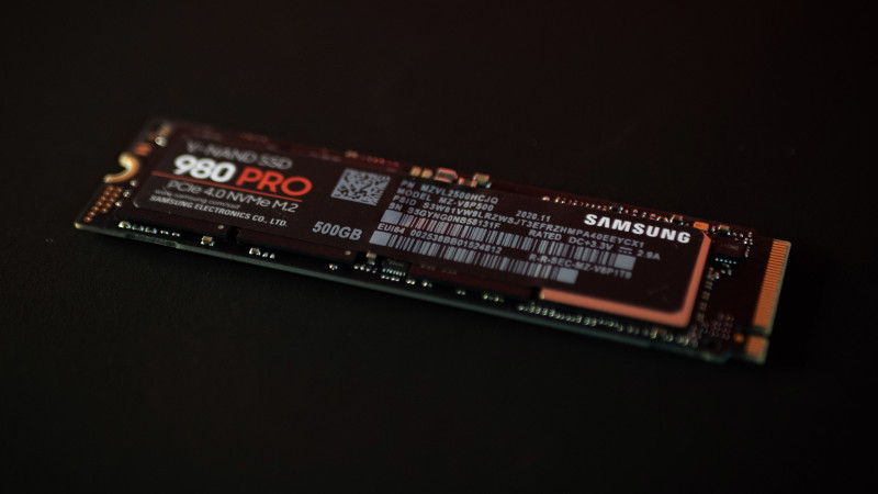 Samsung SSD 980 Pro: een m.2 insteekkaart formaat SSD.