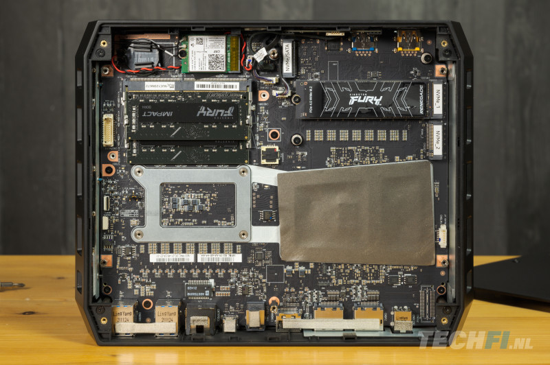 Intel NUC 12 Serpent Canyon binnenkant: hier zijn werkgeheugen en SSD's eenvoudig te monteren of te vervangen