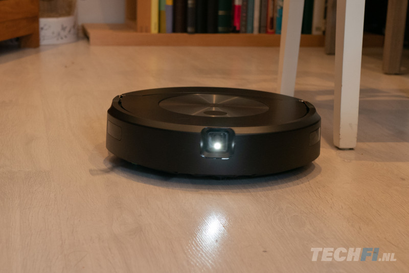 Het licht van de iRobot Roomba Combo j7+ is behoorlijk fel