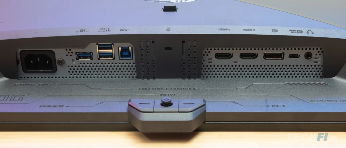 ROG Strix OLED XG27UCDMG aansluitingen