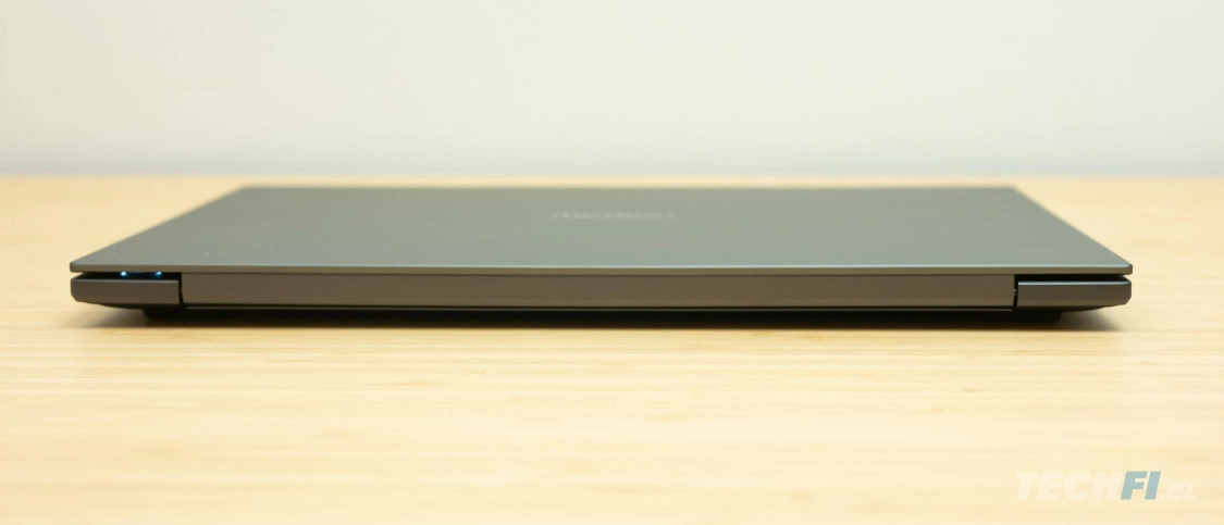 Medion Signium 14 S1 OLED achterzijde