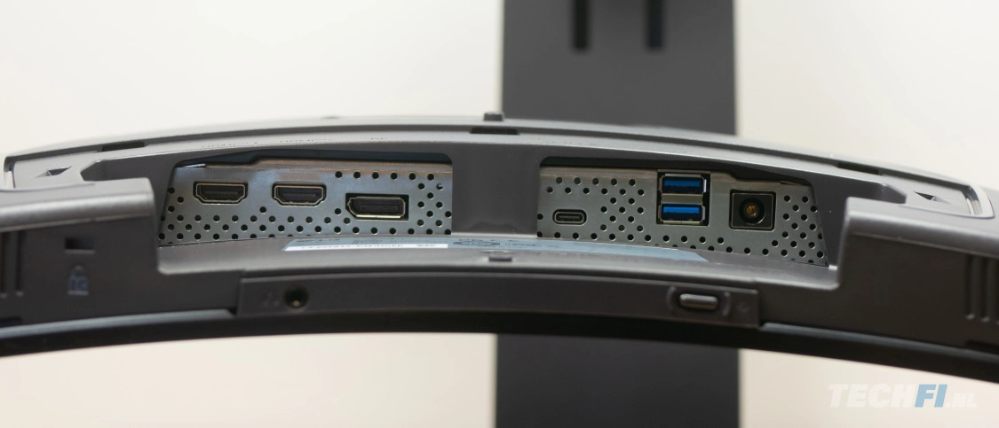 LG UltraGear 45GX950A aansluitingen