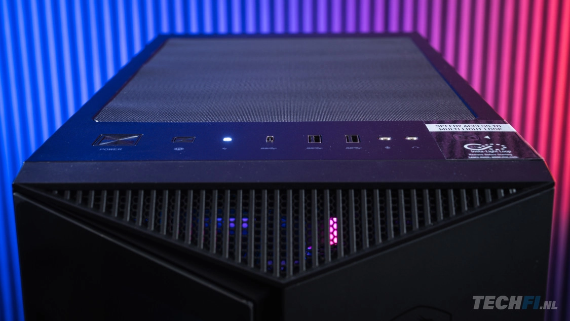 FlowUp x Powered by MSI De Enge PC - Don Kaaklijn - externe aansluitingen vóór