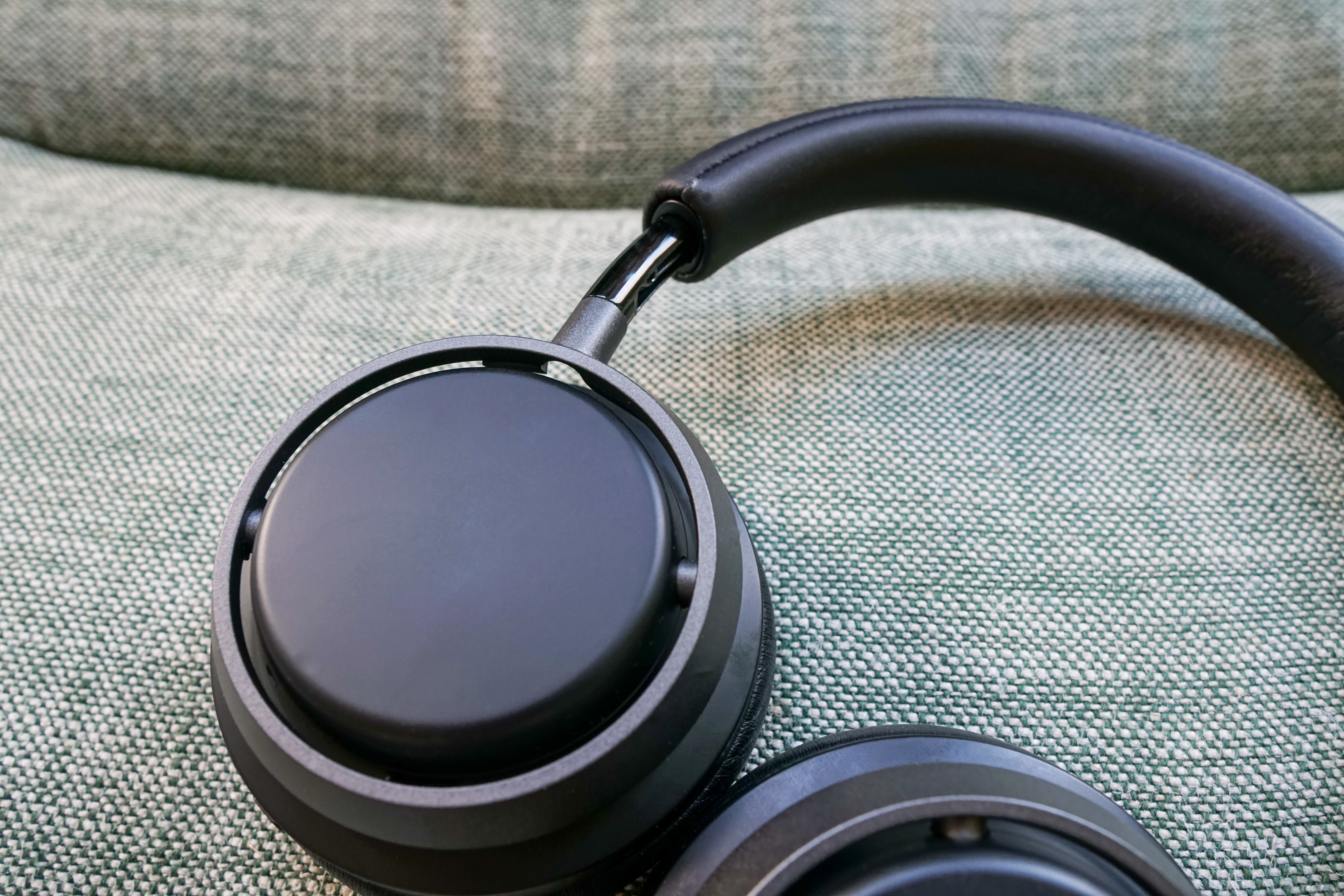 Philips Fidelio L4 review: rich and crisp audio quality with some strange  bugs