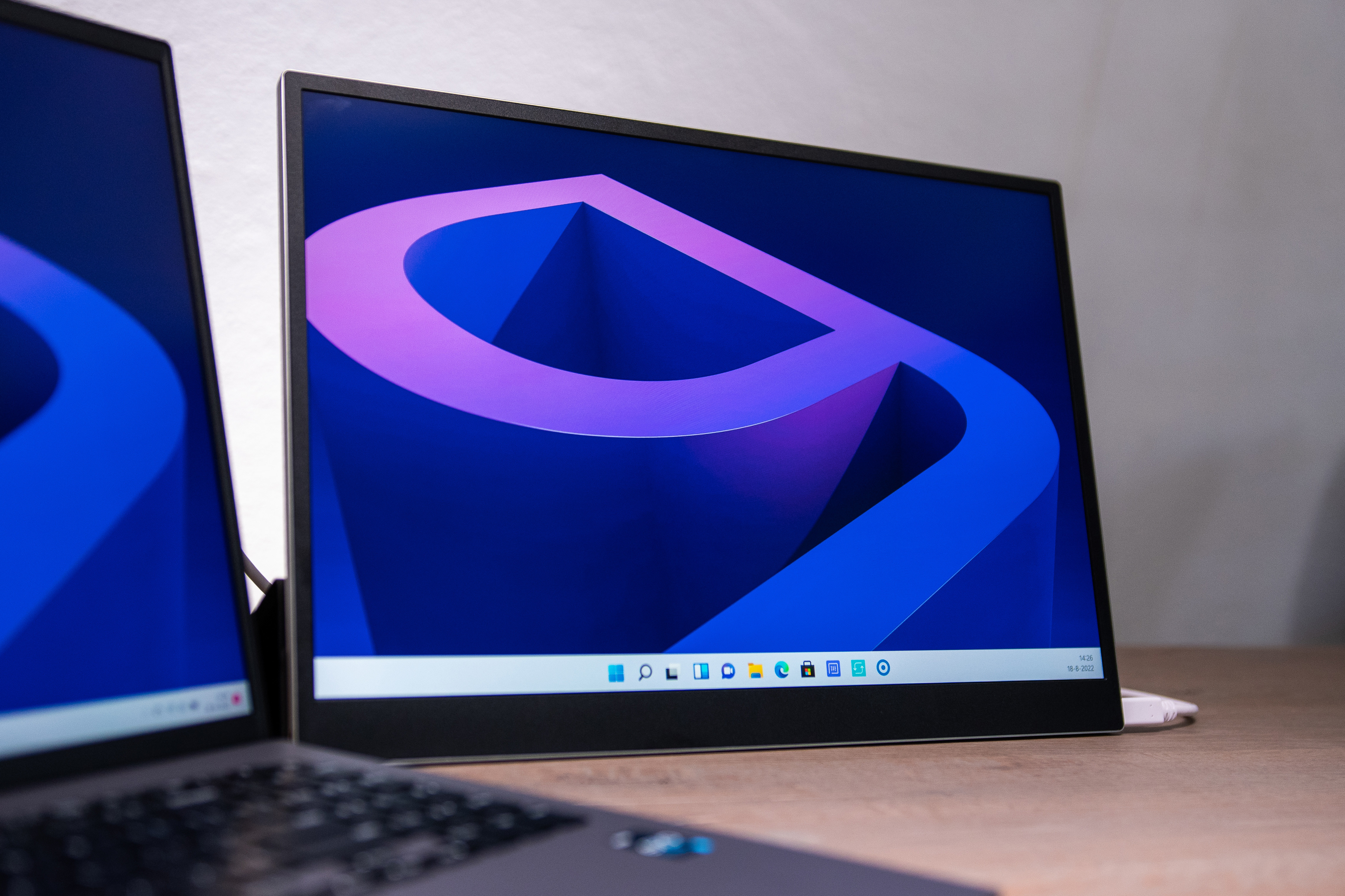 【@0209】★美品★LG gram ＋view 16MR70 16インチ モバイルモニターLG gram +view 16MR70 1台 LG（直送品