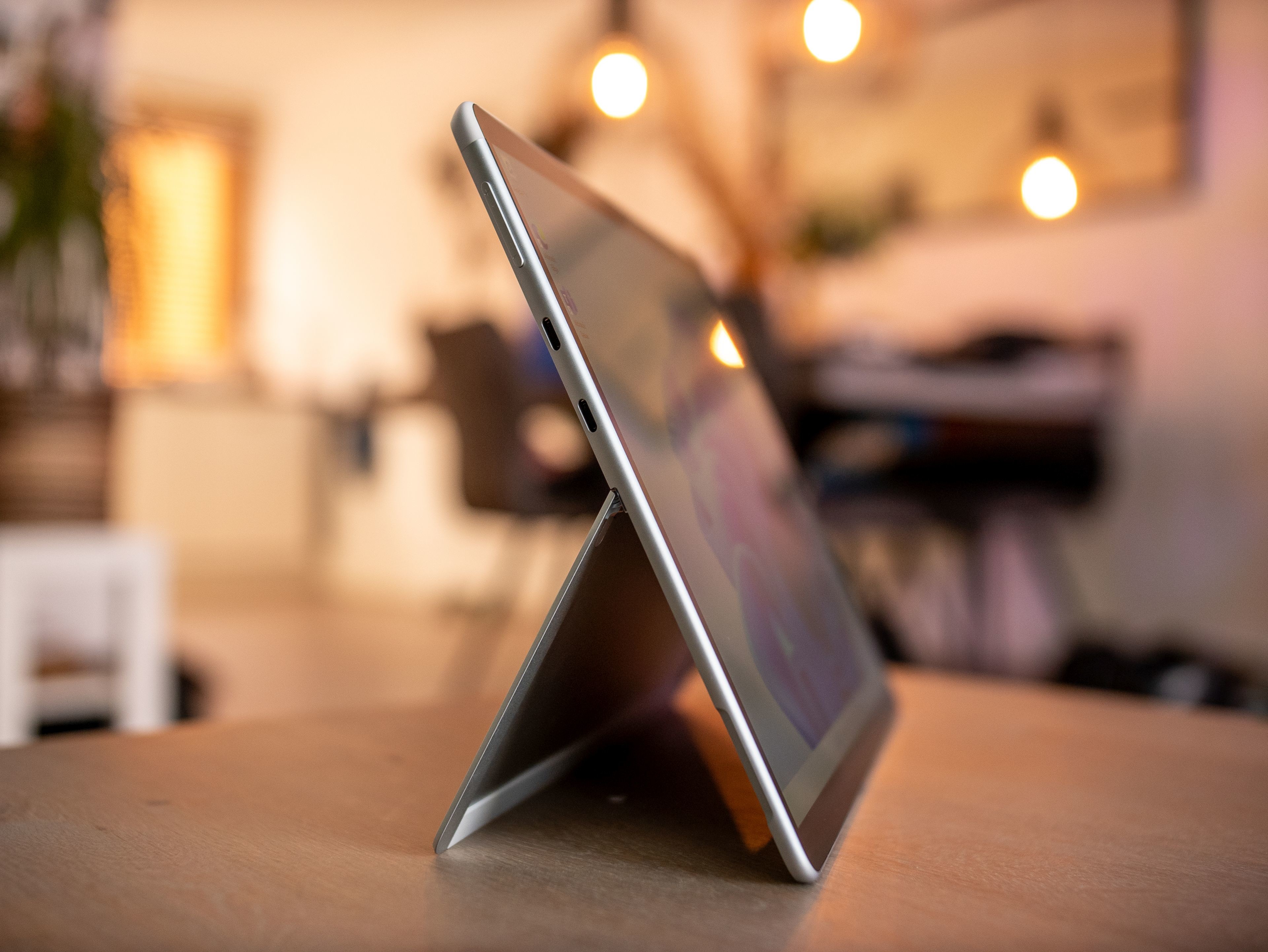 microsoft-surface-pro-x-sq2-03.jpg