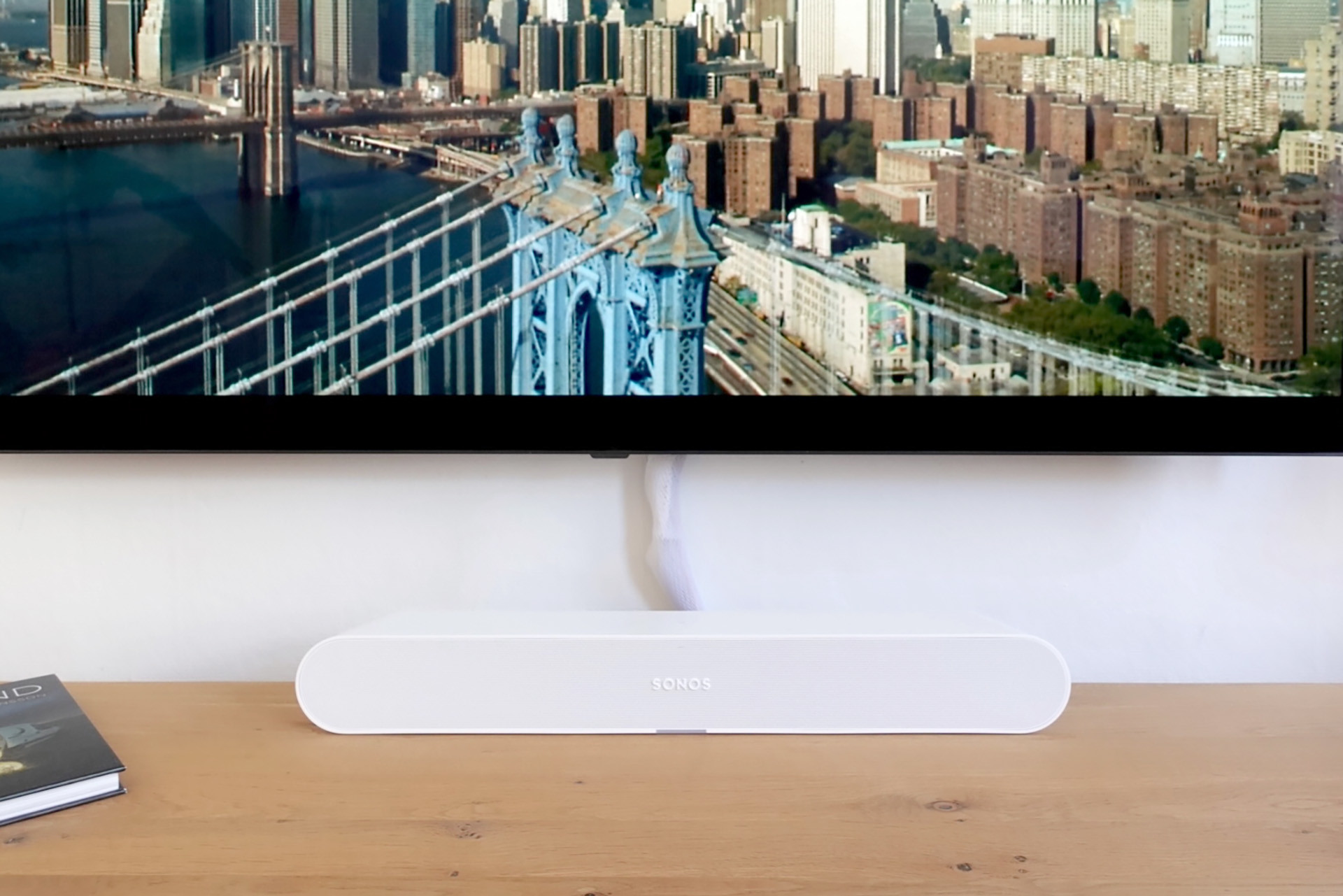 Sonos Ray review op HiFi.nl hoe bevalt deze soundbar zonder HDMI? TechFi