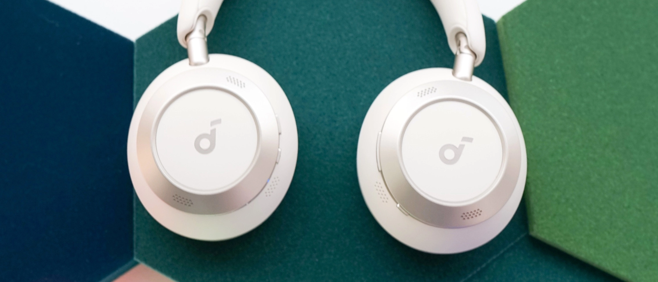 soundcore-space-one-pro-hero-