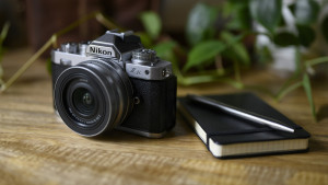 Nikon nostalgie alert: Nikon Z fc systeemcamera doet denken aan icoon van weleer