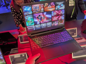 300 gram minder voor 100 euro meer: keuze tussen Acer Nitro V16s en V16 lijkt snel gemaakt