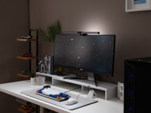 BenQ ScreenBar Halo monitor lamp verlicht voor én achterzijde van het beeldscherm