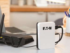 De Eaton 3S Mini UPS is een klein kastje dat je WiFi en andere smart home apparaten moet beschermen tegen stroomuitval