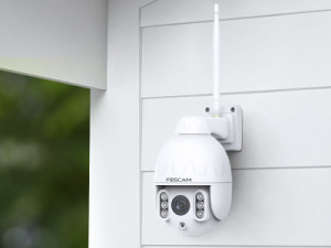 De Foscam SD4 buitencamera bewaakt huis en tuin met 4x optische zoom en tot 50 meter nachtzicht