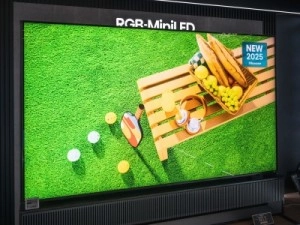 Hisense’ eerste RGB Miniled-televisie meet 116 inch; belooft meer licht en meer kleur