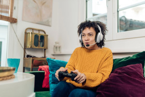 JBL kondigt nieuwe Quantum draadloze gaming headsets met headtracking voor consoles aan